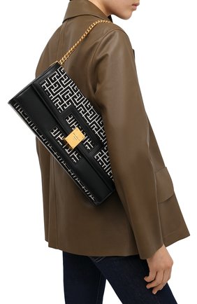 Женская сумка BALMAIN черного цвета, арт. VN1S610/TJGH | Фото 2 (Ремень/цепочка: С цепочкой; Размер: large; Материал: Текстиль; Сумки-технические: Сумки через плечо)