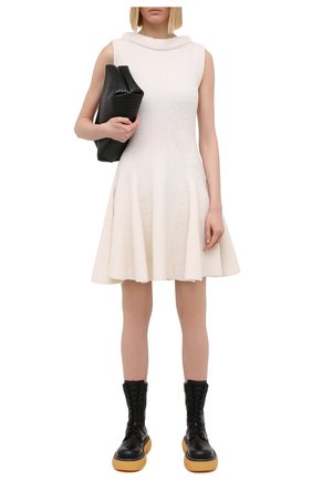 Женское шерстяное платье ALEXANDER MCQUEEN белого цвета по цене 130500 руб., арт. 650342/Q1ATA | Фото 2 Женское шерстяное платье ALEXANDER MCQUEEN белого цвета, арт. 650342/Q1ATA | Фото 2