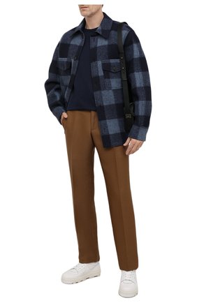 Мужская хлопковая футболка DOLCE & GABBANA синего цвета по цене 27550 руб., арт. G8JX7T/FU7EQ | Фото 2 Мужская хлопковая футболка DOLCE & GABBANA синего цвета, арт. G8JX7T/FU7EQ | Фото 2 (Принт: Без принта; Рукава: Короткие; Материал внешний: Хлопок; Длина (для топов): Стандартные; Стили: Кэжуэл; Региональные ограничения белый список (Axapta Mercury): RU)
