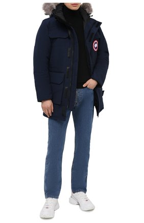 Мужская пуховая парка citadel с меховой отделкой CANADA GOOSE темно-синего цвета по цене 119500 руб., арт. 4567M | Фото 2 Мужская пуховая парка citadel с меховой отделкой CANADA GOOSE темно-синего цвета, арт. 4567M | Фото 2
