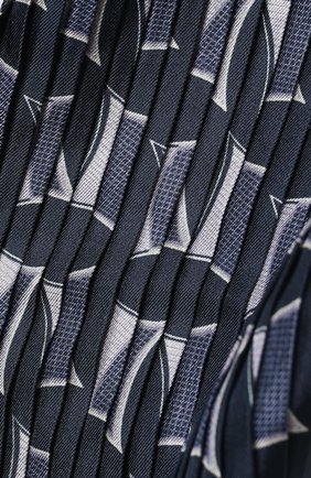 Мужской шелковый шарф GIORGIO ARMANI синего цвета по цене 31250 руб., арт. 745106/1P106 | Фото 2 Мужской шелковый шарф GIORGIO ARMANI синего цвета, арт. 745106/1P106 | Фото 2