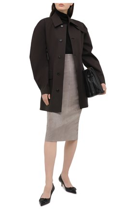 Женская кожаная юбка BRUNELLO CUCINELLI серого цвета по цене 267500 руб., арт. M0W30G3063 | Фото 2 Женская кожаная юбка BRUNELLO CUCINELLI серого цвета, арт. M0W30G3063 | Фото 2 (Длина Ж (юбки, платья, шорты): Миди; Женское Кросс-КТ: Юбка-одежда, Юбка-карандаш; Стили: Кэжуэл; Материал подклада: Синтетический материал; Материал внешний: Натуральная кожа)