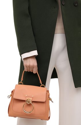 Женская сумка tess day mini CHLOÉ персикового цвета, арт. CHC20AS143C62 | Фото 2 (Материал: Натуральная кожа; Сумки-технические: Сумки через плечо, Сумки top-handle; Размер: mini; Ремень/цепочка: На ремешке)