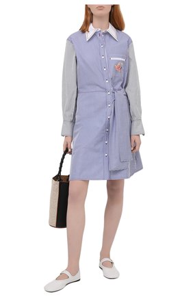 Женское хлопковое платье CHLOÉ голубого цвета по цене 186000 руб., арт. CHC21SR075045 | Фото 2 Женское хлопковое платье CHLOÉ голубого цвета, арт. CHC21SR075045 | Фото 2 (Стили: Спорт-шик; Женское Кросс-КТ: Платье-одежда, платье-рубашка; Случай: Повседневный; Рукава: Длинные; Длина Ж (юбки, платья, шорты): Мини; Материал внешний: Хлопок; Региональные ограничения белый список (Axapta Mercury): RU)