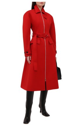 Женский хлопковый плащ BOTTEGA VENETA красного цвета по цене 286000 руб., арт. 646956/V0020 | Фото 2 Женский хлопковый плащ BOTTEGA VENETA красного цвета, арт. 646956/V0020 | Фото 2