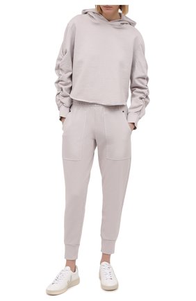 Женские джоггеры HEROINE SPORT серого цвета по цене 12050 руб., арт. HS-4-102/FALL 2020 | Фото 2 Женские джоггеры HEROINE SPORT серого цвета, арт. HS-4-102/FALL 2020 | Фото 2