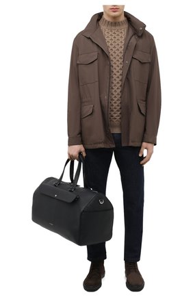 Мужская кожаная дорожная сумка GIORGIO ARMANI темно-синего цвета по цене 199500 руб., арт. Y2Q210/YVA3X | Фото 2 Мужская кожаная дорожная сумка GIORGIO ARMANI темно-синего цвета, арт. Y2Q210/YVA3X | Фото 2 (Материал: Натуральная кожа; Ремень/цепочка: На ремешке; Размер: large)
