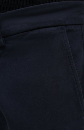 Мужские хлопковые брюки-карго 7 FOR ALL MANKIND темно-синего цвета, арт. JSUCT490NV | Фото 5 (Силуэт М (брюки): Карго; Длина (брюки, джинсы): Стандартные; Случай: Повседневный; Материал внешний: Хлопок; Стили: Кэжуэл)