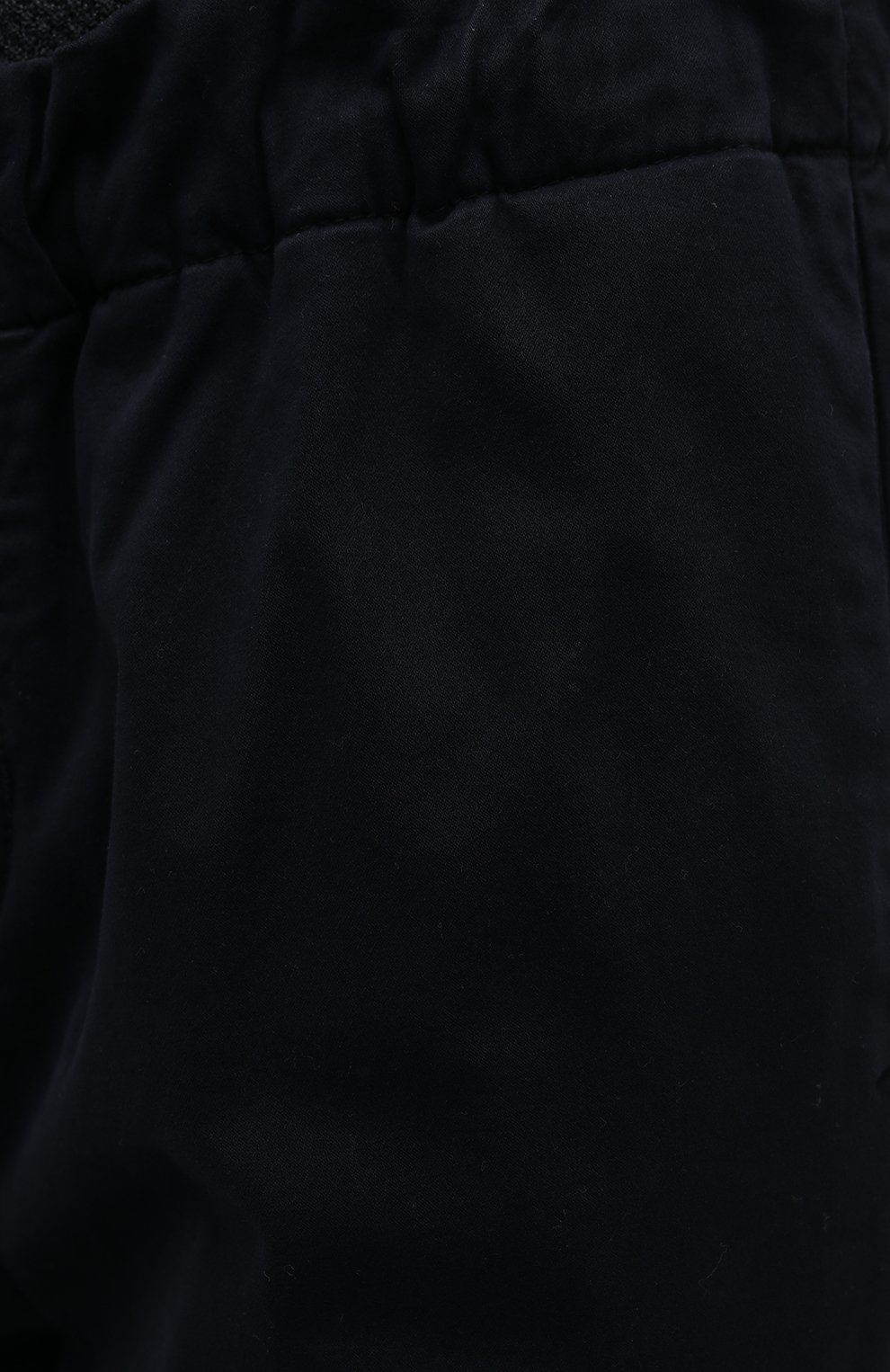Мужские брюки 7 FOR ALL MANKIND темно-синего цвета, арт. JSCJB560NV | Фото 5 (Длина (брюки, джинсы): Стандартные; Случай: Повседневный; Материал внешний: Синтетический материал, Хлопок; Стили: Кэжуэл)