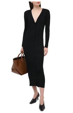 Женское платье из вискозы VALENTINO черного цвета по цене 169500 руб., арт. VB3KA01U68F | Фото 2 Женское платье из вискозы VALENTINO черного цвета, арт. VB3KA01U68F | Фото 2