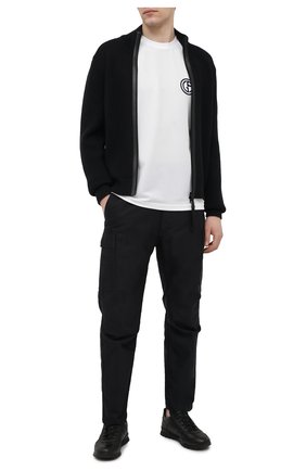 Мужская футболка GIORGIO ARMANI белого цвета по цене 40950 руб., арт. 3KSM74/SJFJZ | Фото 2 Мужская футболка GIORGIO ARMANI белого цвета, арт. 3KSM74/SJFJZ | Фото 2 (Материал внешний: Синтетический материал; Принт: Без принта; Длина (для топов): Стандартные; Стили: Кэжуэл; Рукава: Короткие)
