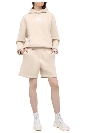 Женские хлопковый шорты ALEXANDER WANG бежевого цвета по цене 39950 руб., арт. UCC1214010 | Фото 2 Женские хлопковый шорты ALEXANDER WANG бежевого цвета, арт. UCC1214010 | Фото 2