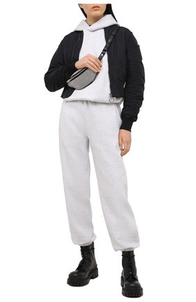 Женские хлопковый джоггеры ALEXANDER WANG серого цвета по цене 47250 руб., арт. UCC1214008 | Фото 2 Женские хлопковый джоггеры ALEXANDER WANG серого цвета, арт. UCC1214008 | Фото 2