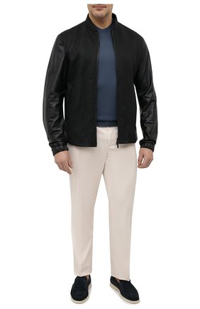 Мужская кожаная куртка GIORGIO ARMANI черного цвета, арт. ASR81P/ASP82 | Фото 2 (Материал подклада: Синтетический материал; Рукава: Длинные; Стили: Кэжуэл; Длина (верхняя одежда): Короткие; Мужское Кросс-КТ: Кожа и замша; Кросс-КТ: Куртка; Материал внешний: Натуральная кожа)