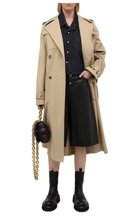 Женская джинсовая рубашка BOTTEGA VENETA темно-синего цвета по цене 72100 руб., арт. 647861/V08Y0 | Фото 2 Женская джинсовая рубашка BOTTEGA VENETA темно-синего цвета, арт. 647861/V08Y0 | Фото 2 (Женское Кросс-КТ: Рубашка-одежда; Стили: Кэжуэл; Кросс-КТ: Деним; Материал внешний: Хлопок, Деним; Рукава: 3/4; Принт: Без принта; Длина (для топов): Укороченные)