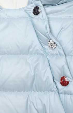 Детский пуховый комбинезон MONCLER голубого цвета по цене 47950 руб., арт. G1-951-1G516-00-53048 | Фото 3 Детский пуховый комбинезон MONCLER голубого цвета, арт. G1-951-1G516-00-53048 | Фото 3 (Рукава: Длинные; Материал внешний: Синтетический материал; Региональные ограничения белый список (Axapta Mercury): RU; Материал утеплителя: Пух и перо; Материал подклада: Хлопок; Ростовка одежда: 12 мес | 80 см, 18 мес | 86 см)