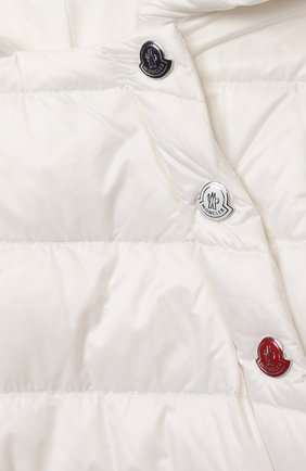Детский пуховый комбинезон MONCLER белого цвета по цене 42250 руб., арт. G1-951-1G516-00-53048 | Фото 3 Детский пуховый комбинезон MONCLER белого цвета, арт. G1-951-1G516-00-53048 | Фото 3