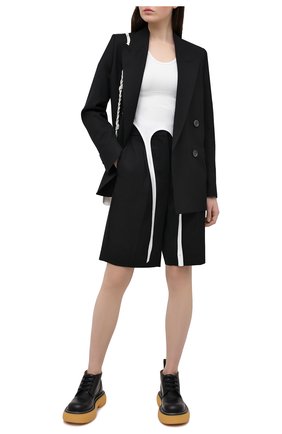 Женские шерстяные шорты ACNE STUDIOS черного цвета по цене 31450 руб., арт. AE0038 | Фото 2 Женские шерстяные шорты ACNE STUDIOS черного цвета, арт. AE0038 | Фото 2