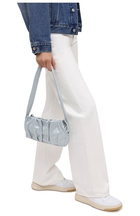 Женская сумка vague small ELLEME голубого цвета по цене 38650 руб., арт. VAGUE/PEARL LEATHER | Фото 2 Женская сумка vague small ELLEME голубого цвета, арт. VAGUE/PEARL LEATHER | Фото 2
