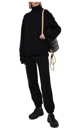 Женская шерстяная водолазка ACNE STUDIOS черного цвета по цене 31450 руб., арт. C60029/W | Фото 2 Женская шерстяная водолазка ACNE STUDIOS черного цвета, арт. C60029/W | Фото 2