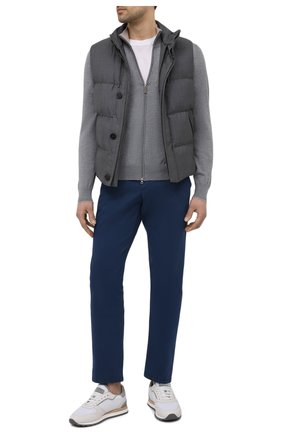 Мужские хлопковые брюки Z ZEGNA синего цвета по цене 25150 руб., арт. VW148/ZZ369 | Фото 2 Мужские хлопковые брюки Z ZEGNA синего цвета, арт. VW148/ZZ369 | Фото 2 (Материал внешний: Хлопок; Стили: Кэжуэл; Случай: Повседневный; Длина (брюки, джинсы): Стандартные; Силуэт М (брюки): Чиносы)