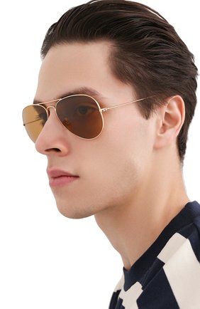 Женские солнцезащитные очки RAY-BAN золотого цвета по цене 14100 руб., арт. 3025-90644I | Фото 3 Женские солнцезащитные очки RAY-BAN золотого цвета, арт. 3025-90644I | Фото 3