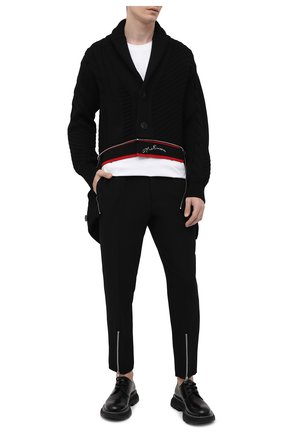 Мужской шерстяной кардиган ALEXANDER MCQUEEN черного цвета по цене 147500 руб., арт. 651190/Q1XBC | Фото 2 Мужской шерстяной кардиган ALEXANDER MCQUEEN черного цвета, арт. 651190/Q1XBC | Фото 2