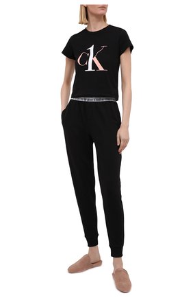 Женские брюки CALVIN KLEIN черного цвета по цене 8355 руб., арт. QS6576E | Фото 2 Женские брюки CALVIN KLEIN черного цвета, арт. QS6576E | Фото 2