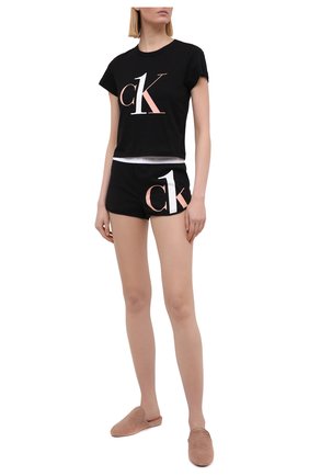 Женская хлопковая пижама CALVIN KLEIN черного цвета по цене 8355 руб., арт. QS6443E | Фото 1 Женская хлопковая пижама CALVIN KLEIN черного цвета, арт. QS6443E | Фото 1