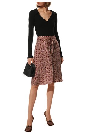 Женские шелковые шорты LANVIN бордового цвета по цене 94950 руб., арт. RW-TR512I-4835-P21 | Фото 2 Женские шелковые шорты LANVIN бордового цвета, арт. RW-TR512I-4835-P21 | Фото 2