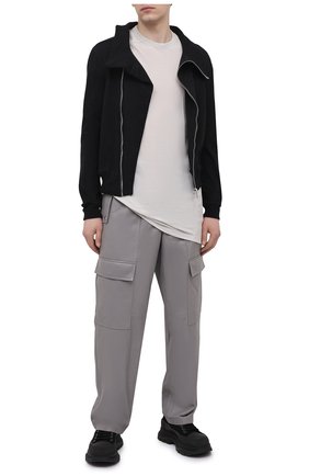 Мужская футболка из вискозы и шелка RICK OWENS светло-серого цвета по цене 28800 руб., арт. RU21S6264/JS | Фото 2 Мужская футболка из вискозы и шелка RICK OWENS светло-серого цвета, арт. RU21S6264/JS | Фото 2