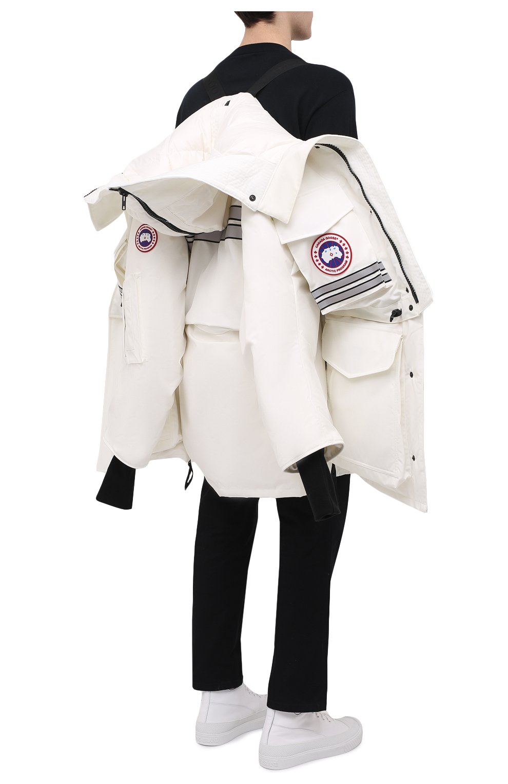 Мужская белая пуховая парка snow mantra CANADA GOOSE купить в интернет