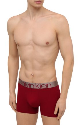 Мужские хлопковые боксеры CALVIN KLEIN красного цвета по цене 2795 руб., арт. NB2537A | Фото 2 Мужские хлопковые боксеры CALVIN KLEIN красного цвета, арт. NB2537A | Фото 2