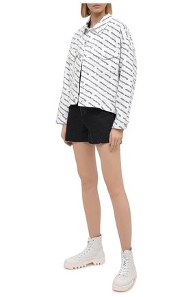 Женская джинсовая куртка DENIM X ALEXANDER WANG черно-белого цвета по цене 62500 руб., арт. 4DC1212891 | Фото 2 Женская джинсовая куртка DENIM X ALEXANDER WANG черно-белого цвета, арт. 4DC1212891 | Фото 2 (Рукава: Длинные; Кросс-КТ: Деним, Куртка; Длина (верхняя одежда): Короткие; Материал внешний: Хлопок, Деним; Стили: Спорт-шик)