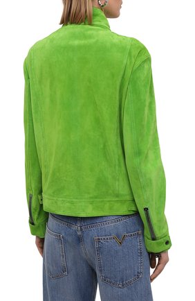 Женская замшевая куртка TOM FORD зеленого цвета, арт. CSL675-LEX226 | Фото 4 (Кросс-КТ: Куртка; Материал внешний: Замша, Натуральная кожа; Рукава: Длинные; Стили: Гламурный; Региональные ограничения белый список (Axapta Mercury): RU; Женское Кросс-КТ: Замша и кожа; Длина (верхняя одежда): Короткие; Материал подклада: Купро)