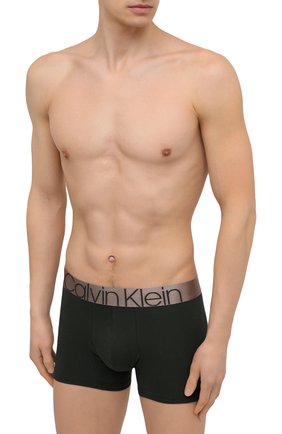 Мужские хлопковые боксеры CALVIN KLEIN темно-зеленого цвета по цене 2795 руб., арт. NB2537A | Фото 2 Мужские хлопковые боксеры CALVIN KLEIN темно-зеленого цвета, арт. NB2537A | Фото 2