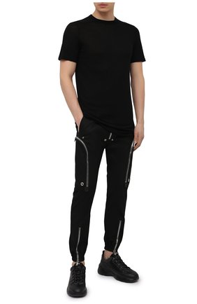 Мужские хлопковые джоггеры RICK OWENS черного цвета по цене 89950 руб., арт. RU21S6377/TE | Фото 2 Мужские хлопковые джоггеры RICK OWENS черного цвета, арт. RU21S6377/TE | Фото 2 (Стили: Гранж; Длина (брюки, джинсы): Укороченные; Силуэт М (брюки): Джоггеры; Материал внешний: Хлопок)