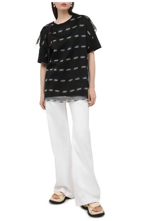 Женские хлопковые брюки DRIES VAN NOTEN белого цвета по цене 54950 руб., арт. 211-10918-2026 | Фото 2 Женские хлопковые брюки DRIES VAN NOTEN белого цвета, арт. 211-10918-2026 | Фото 2 (Силуэт Ж (брюки и джинсы): Прямые, Широкие; Длина (брюки, джинсы): Удлиненные; Материал внешний: Хлопок; Женское Кросс-КТ: Брюки-одежда; Стили: Кэжуэл; Региональные ограничения белый список (Axapta Mercury): RU)