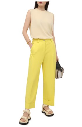 Женские брюки из хлопка и вискозы DRIES VAN NOTEN желтого цвета по цене 48400 руб., арт. 211-10903-2109 | Фото 2 Женские брюки из хлопка и вискозы DRIES VAN NOTEN желтого цвета, арт. 211-10903-2109 | Фото 2
