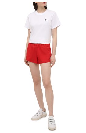 Женские шорты ADIDAS ORIGINALS красного цвета по цене 2780 руб., арт. GN2886 | Фото 2 Женские шорты ADIDAS ORIGINALS красного цвета, арт. GN2886 | Фото 2