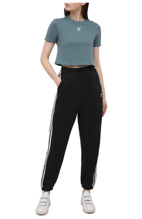 Женская хлопковая футболка ADIDAS ORIGINALS зеленого цвета по цене 1780 руб., арт. GN2808 | Фото 2 Женская хлопковая футболка ADIDAS ORIGINALS зеленого цвета, арт. GN2808 | Фото 2