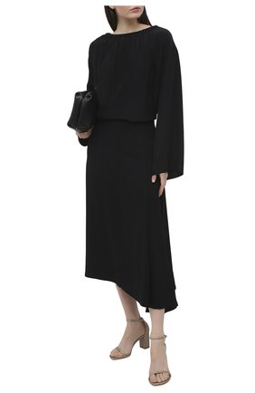 Женские текстильные босоножки amelina STUART WEITZMAN золотого цвета по цене 43100 руб., арт. S0565 | Фото 2 Женские текстильные босоножки amelina STUART WEITZMAN золотого цвета, арт. S0565 | Фото 2