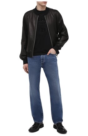 Мужской кожаный бомбер BALMAIN черного цвета по цене 216500 руб., арт. VH1TF011/110L | Фото 2 Мужской кожаный бомбер BALMAIN черного цвета, арт. VH1TF011/110L | Фото 2 (Материал подклада: Синтетический материал; Рукава: Длинные; Длина (верхняя одежда): Короткие; Кросс-КТ: Куртка; Мужское Кросс-КТ: Кожа и замша; Принт: Без принта; Стили: Кэжуэл)
