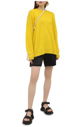 Женские шорты ACNE STUDIOS черного цвета по цене 29550 руб., арт. AE0039 | Фото 2 Женские шорты ACNE STUDIOS черного цвета, арт. AE0039 | Фото 2