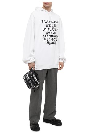 Мужской хлопковое худи BALENCIAGA белого цвета по цене 69950 руб., арт. 641679/TJVI6 | Фото 2 Мужской хлопковое худи BALENCIAGA белого цвета, арт. 641679/TJVI6 | Фото 2 (Длина (для топов): Удлиненные; Материал внешний: Хлопок, Синтетический материал; Рукава: Длинные; Принт: С принтом; Стили: Гранж, Спорт-шик; Мужское Кросс-КТ: Худи-одежда)