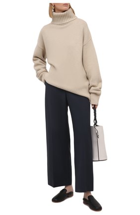 Женский кашемировый свитер EXTREME CASHMERE бежевого цвета по цене 69950 руб., арт. 020/0VERSIZE XTRA | Фото 2 Женский кашемировый свитер EXTREME CASHMERE бежевого цвета, арт. 020/0VERSIZE XTRA | Фото 2