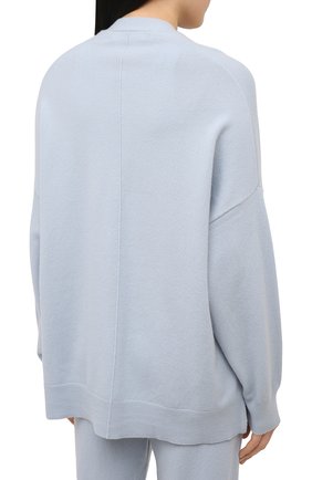 Женский кашемировый кардиган EXTREME CASHMERE голубого цвета по цене 0 руб., арт. 024/T0KI0 | Фото 4 Женский кашемировый кардиган EXTREME CASHMERE голубого цвета, арт. 024/T0KI0 | Фото 4 (Материал внешний: Шерсть, Кашемир; Рукава: Длинные; Длина (для топов): Удлиненные; Региональные ограничения белый список (Axapta Mercury): RU; Женское Кросс-КТ: кардиган-трикотаж)