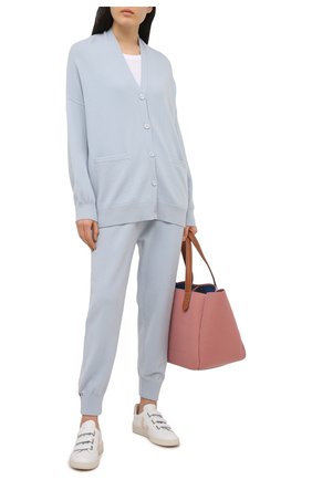 Женские кашемировые джоггеры EXTREME CASHMERE голубого цвета по цене 41450 руб., арт. 056/Y0GI | Фото 2 Женские кашемировые джоггеры EXTREME CASHMERE голубого цвета, арт. 056/Y0GI | Фото 2