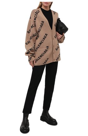 Женский шерстяной кардиган BALENCIAGA бежевого цвета по цене 106500 руб., арт. 652394/T1567 | Фото 2 Женский шерстяной кардиган BALENCIAGA бежевого цвета, арт. 652394/T1567 | Фото 2