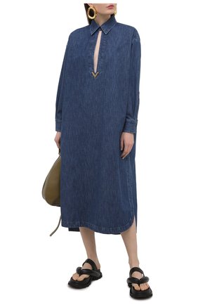 Женское джинсовое платье VALENTINO синего цвета по цене 158500 руб., арт. VB3DBD25433 | Фото 2 Женское джинсовое платье VALENTINO синего цвета, арт. VB3DBD25433 | Фото 2